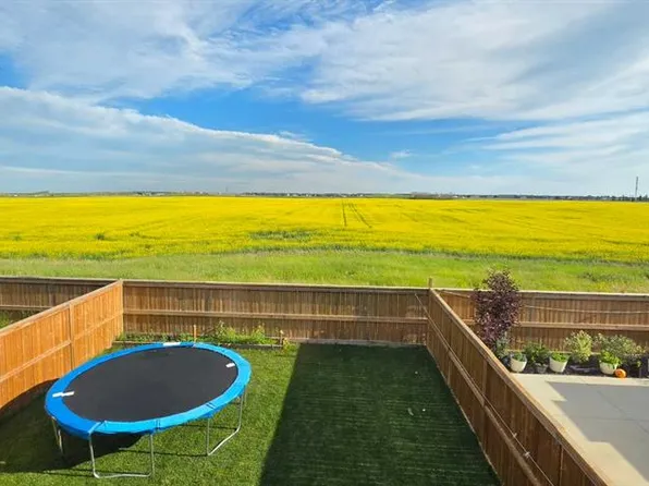 349 N Corner Meadows Way NE, Calgary, AB T3N 1Y6
