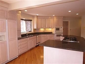 2nd image of 6 Bass Pond Ln