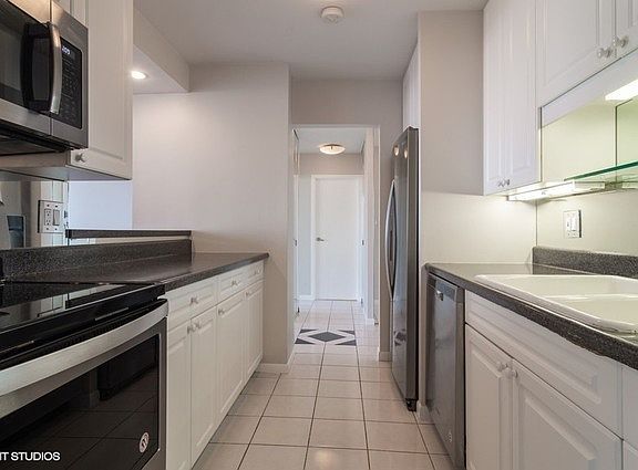 5th image of 111 E Chestnut St APT 52J