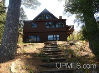 E7102 Doe Lake Rd, Munising, MI 49862