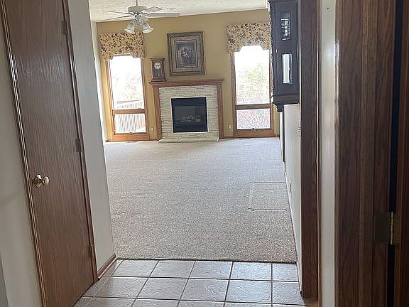 3rd image of 11615 Lakeview Dr