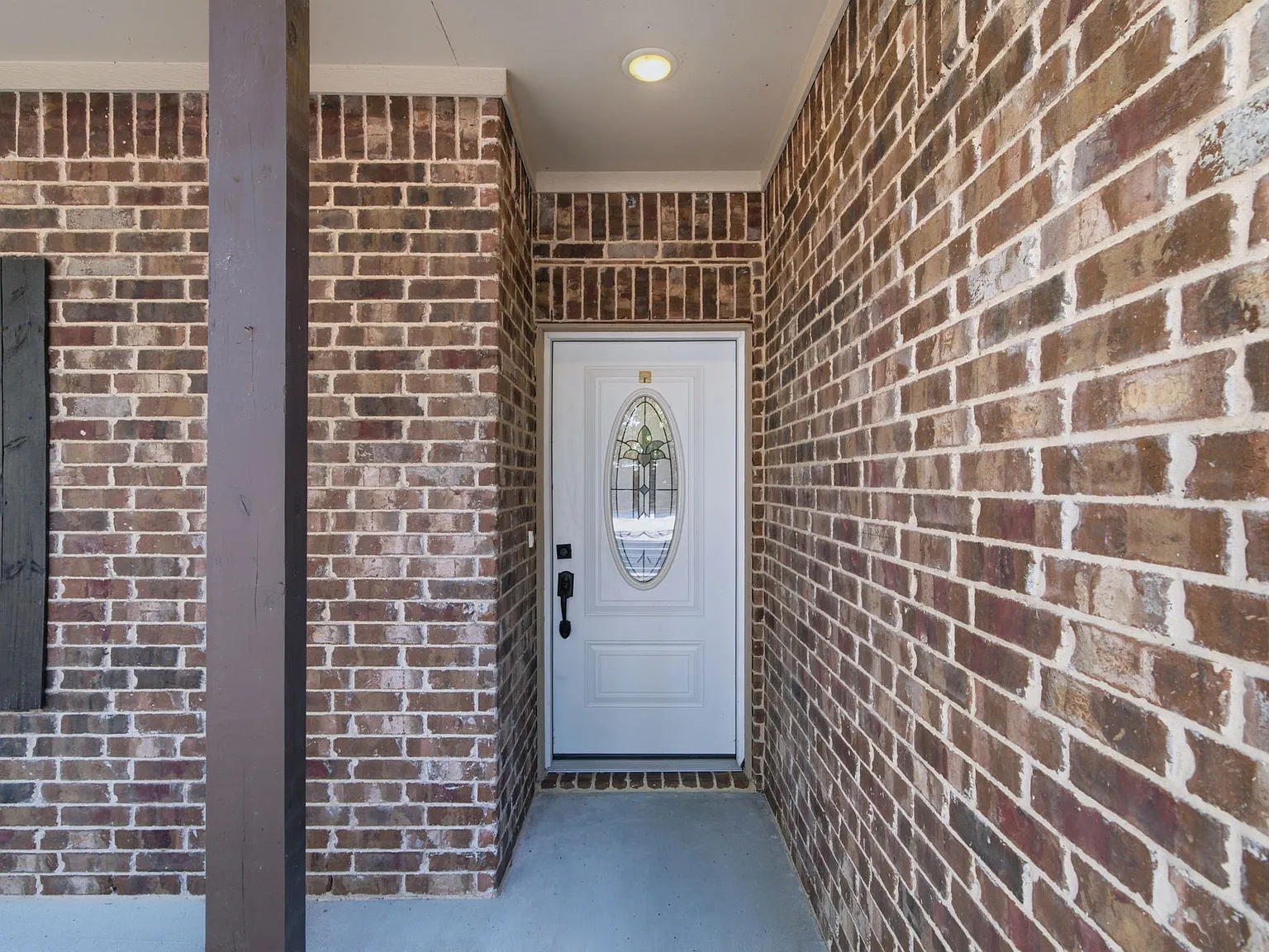 4 bed, 1803 sqft, $2,100 — Photo 2