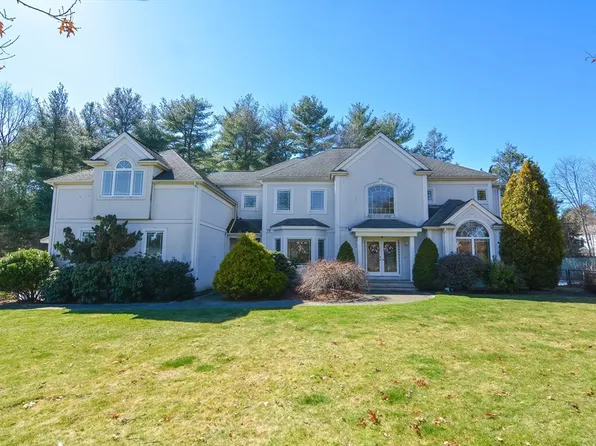 25 Colts Xing, Canton, MA 02021