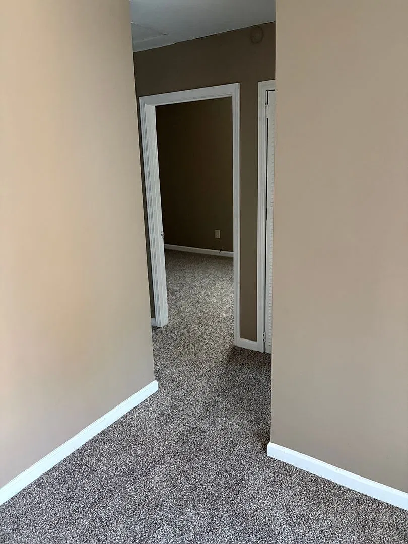 2 Bedroom- All Electric $900.00 — Photo 3