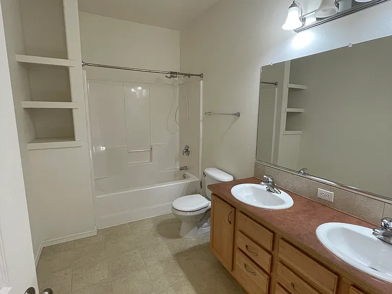 596 Cameron St NE — Photo 12