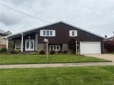 2429 Parkview Dr, Niagara Falls, NY, 14305