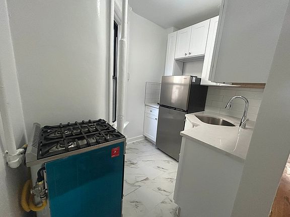 5th image of 425 E 81st St APT 5RW