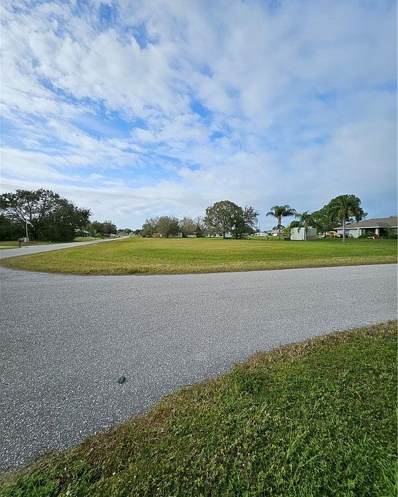 1st image of 600 Holly Dr