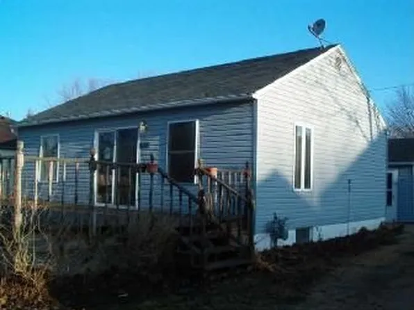 608 2nd St, Welcome, MN 56181
