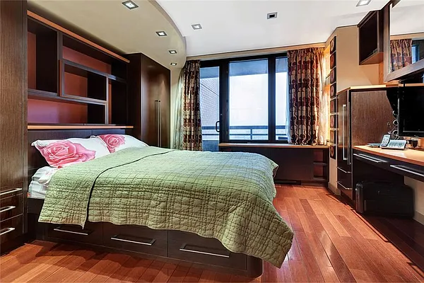 Rented by R New York | media 26