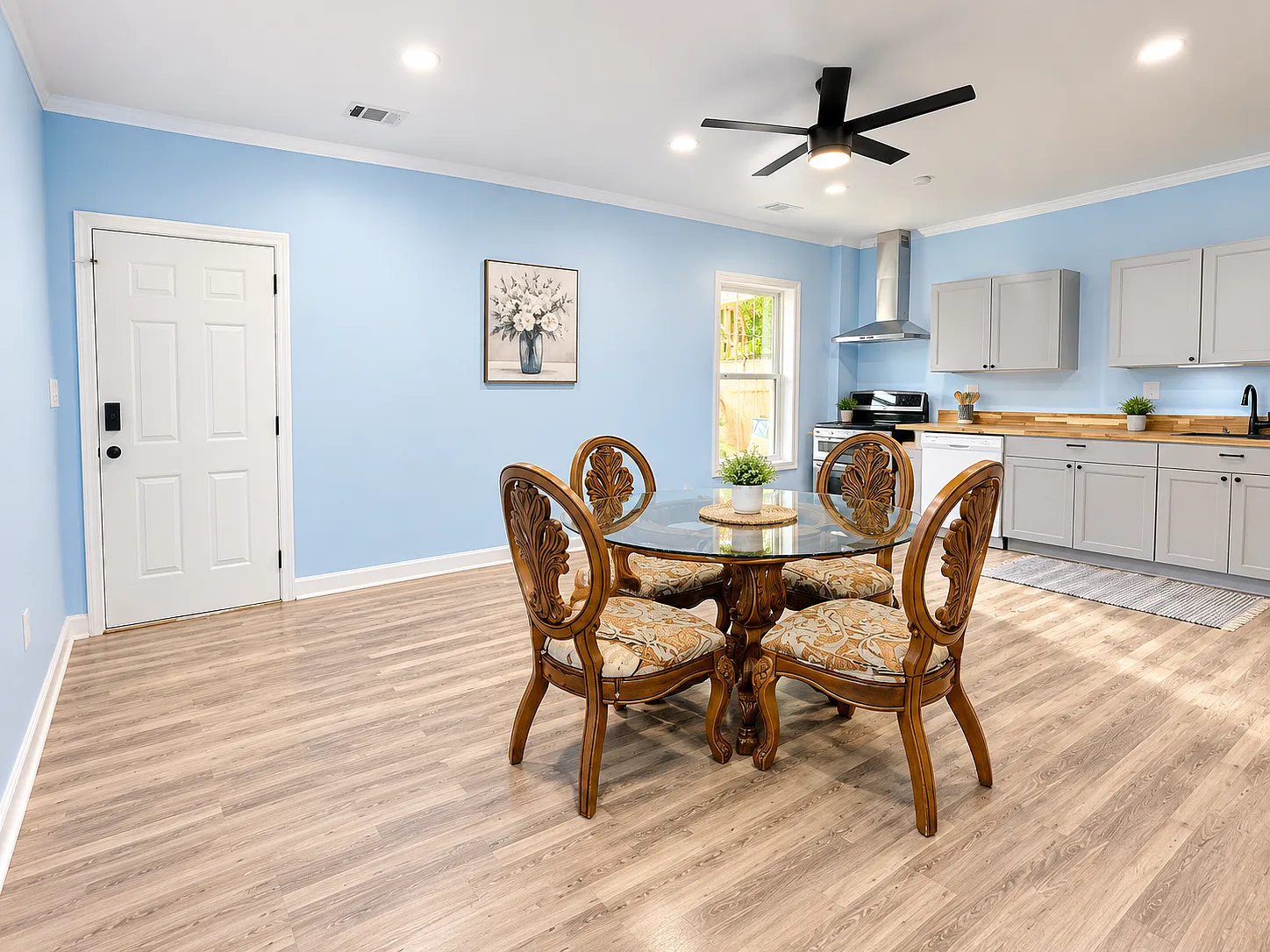 2 bed, 1000 sqft, $1,800 — Photo 4