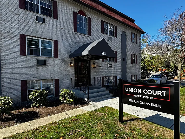 Union Court Apartments — Photo 7