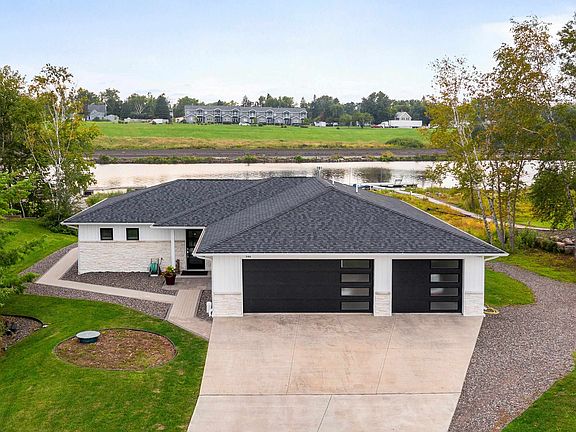 2nd image of 546 Marina Dr
