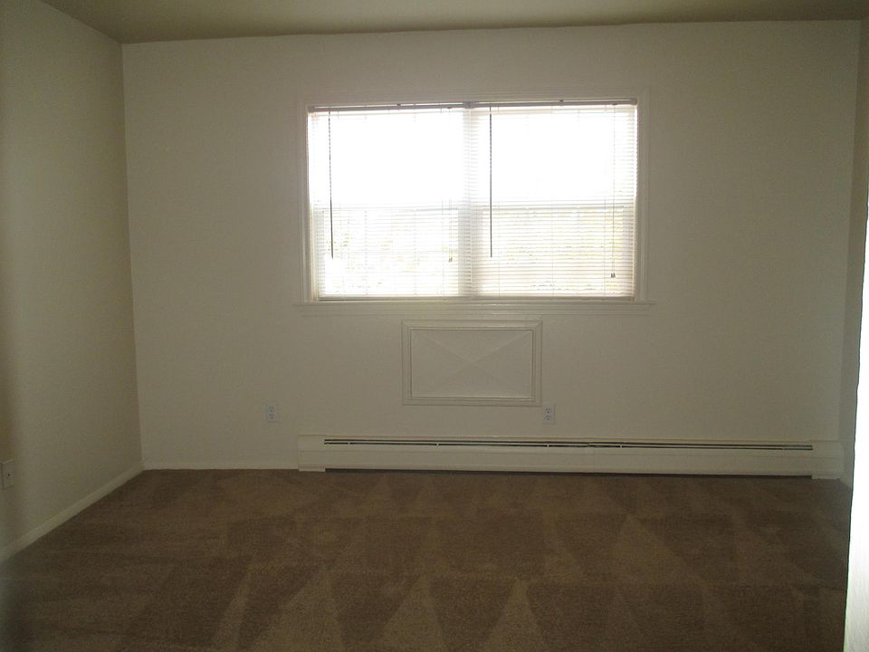 21 Hasbrouck Dr Garnerville NY Zillow