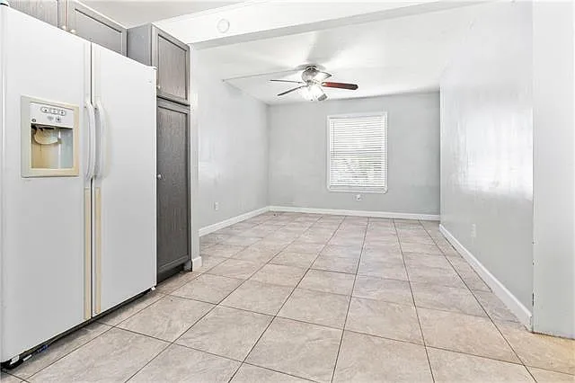 421 Holy Cross Pl — Photo 9