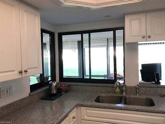 4th image of 5630 Trailwinds Dr APT 211