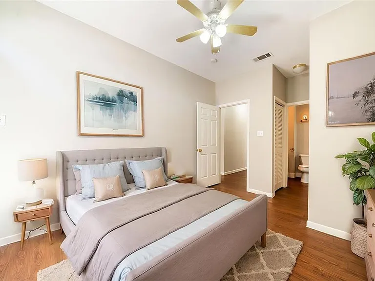 2300 Leon St #101 — Photo 3