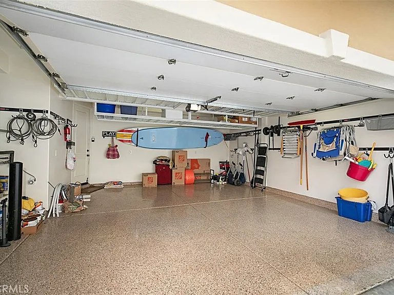 208 E Balboa Blvd — Photo 40