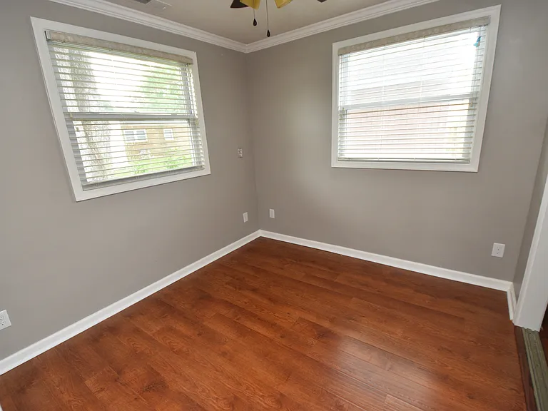 504 S Kings Point Rd — Photo 16