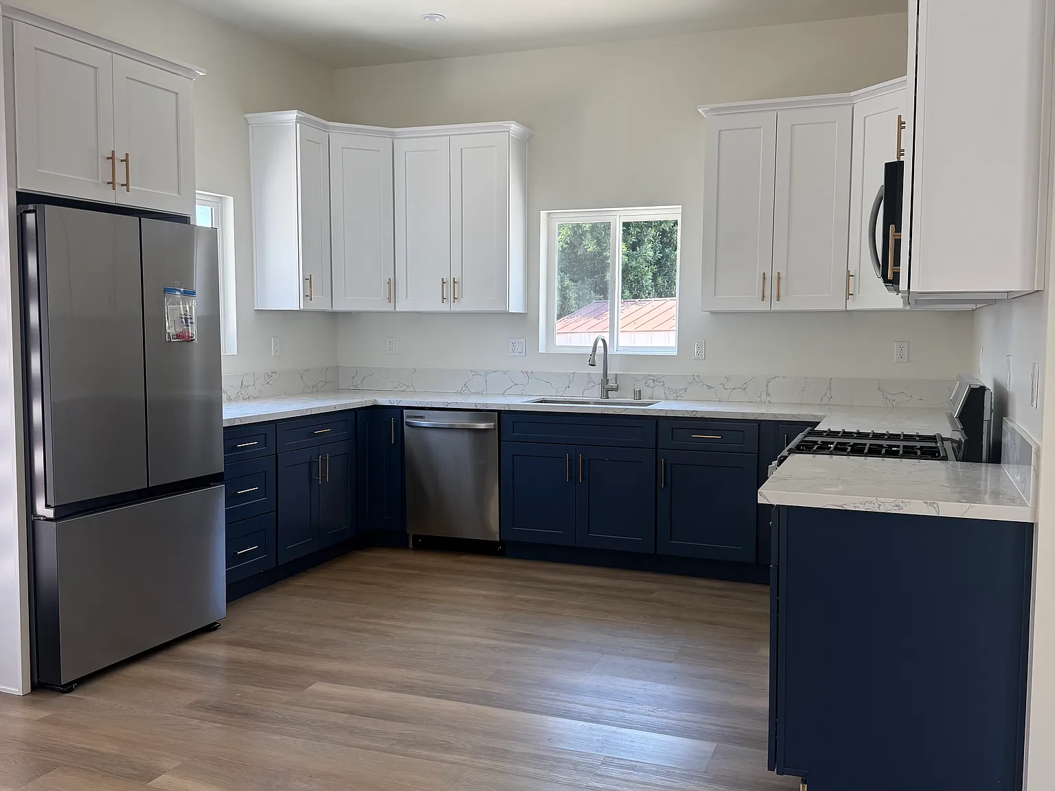 3 bed, 2.5 bath, 1200 sqft, $3,850 — Photo 3