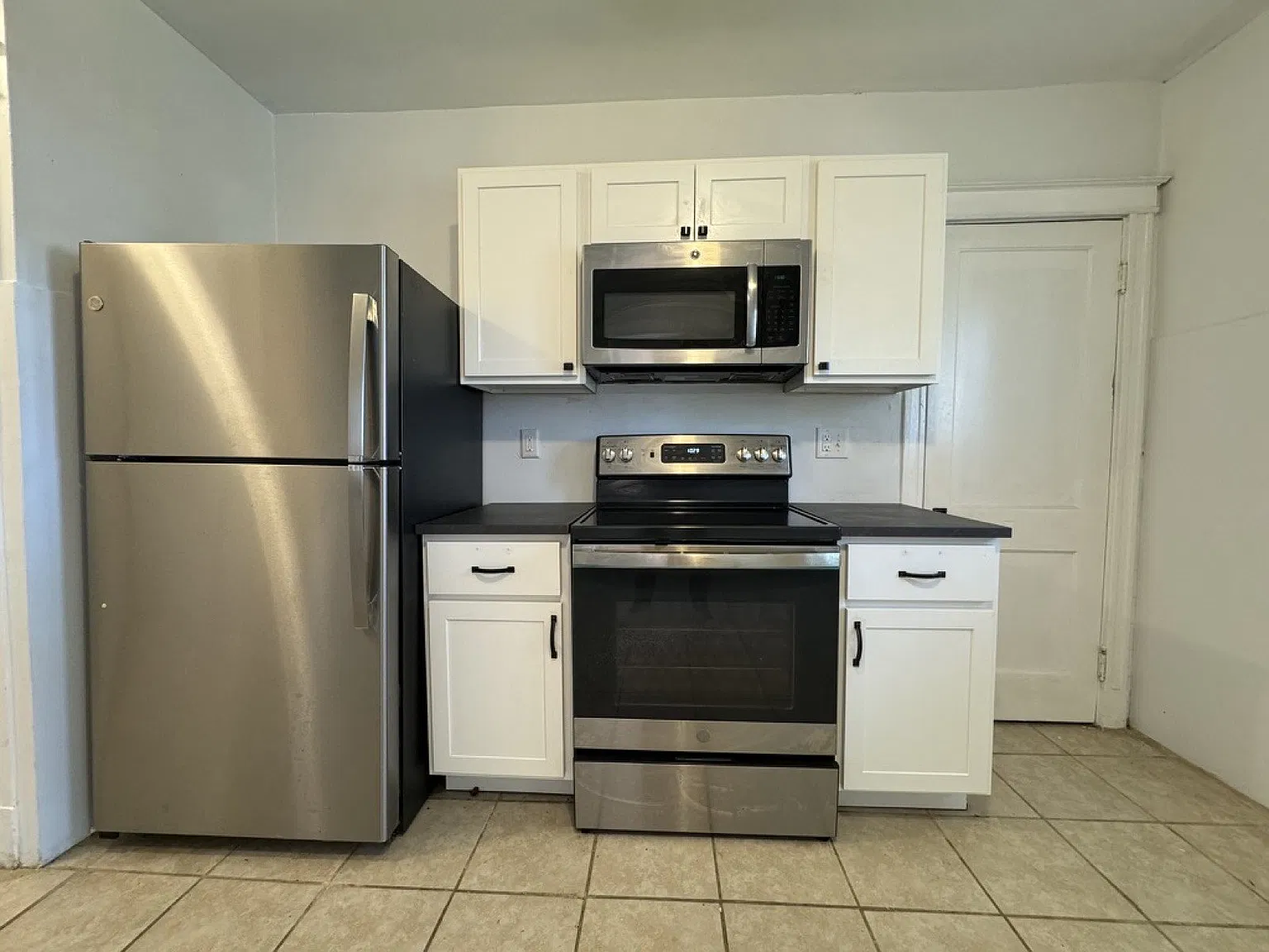 1 bed, 990 sqft, $850 — Photo 2