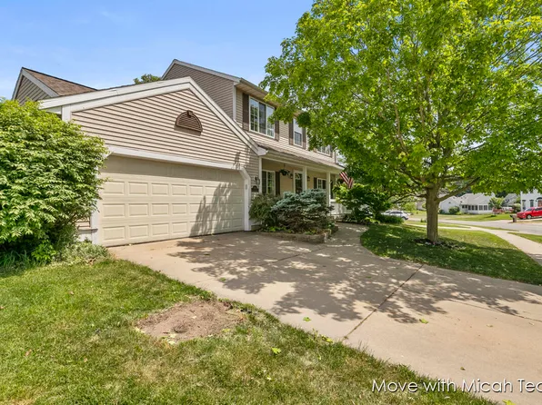 4700 Meadow Lake Dr SE, Kentwood, MI 49512
