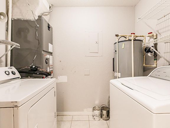 3rd image of 6400 Aragon Way APT 206