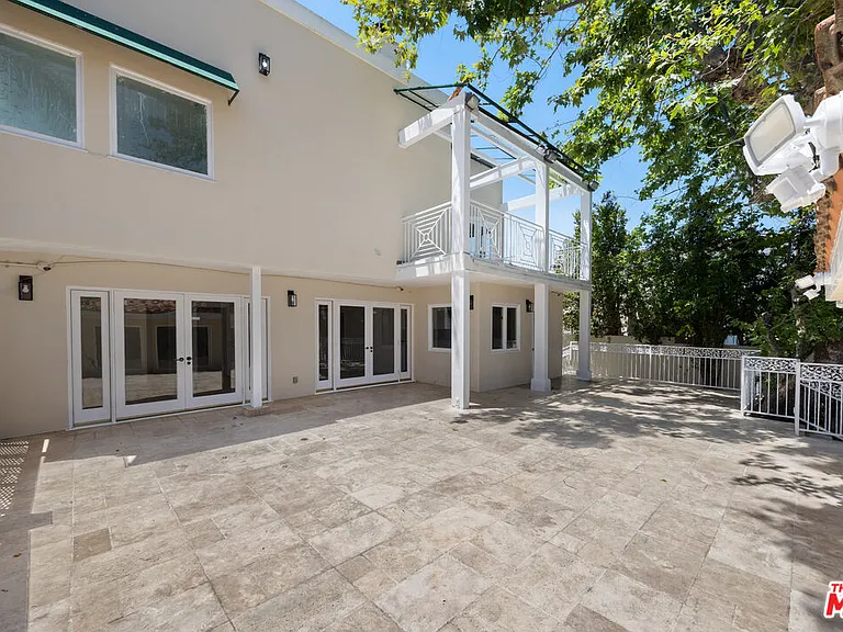 244 S Almont Dr — Photo 6