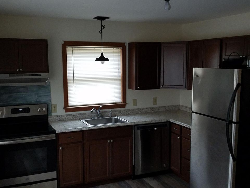 2nd image of 12 Fairway Dr APT B