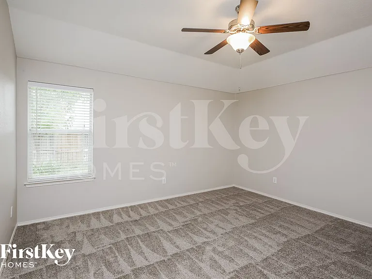 10901 Braemoor Dr — Photo 7