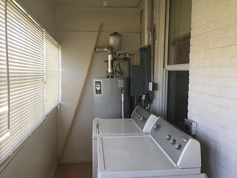 58 W 300 N — Photo 13