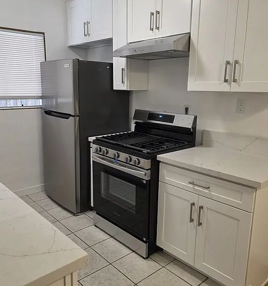 428 S Wilton Pl #3 — Photo 4
