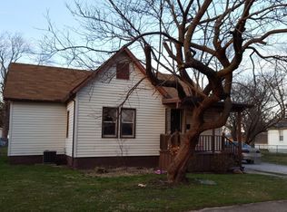 2512 Moultrie Ave, Mattoon, IL 61938