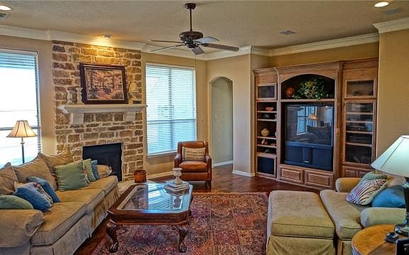 5th image of 120 Applewood Ln