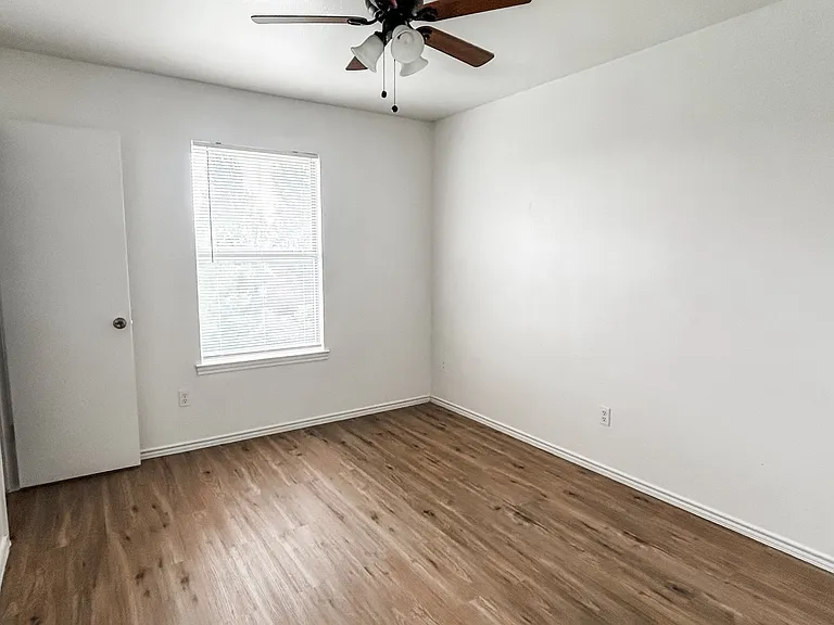 1604 Windward Dr #D — Photo 8
