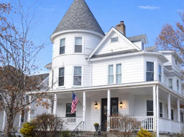 8 Montgomery Ave, West Pittston, PA 18643