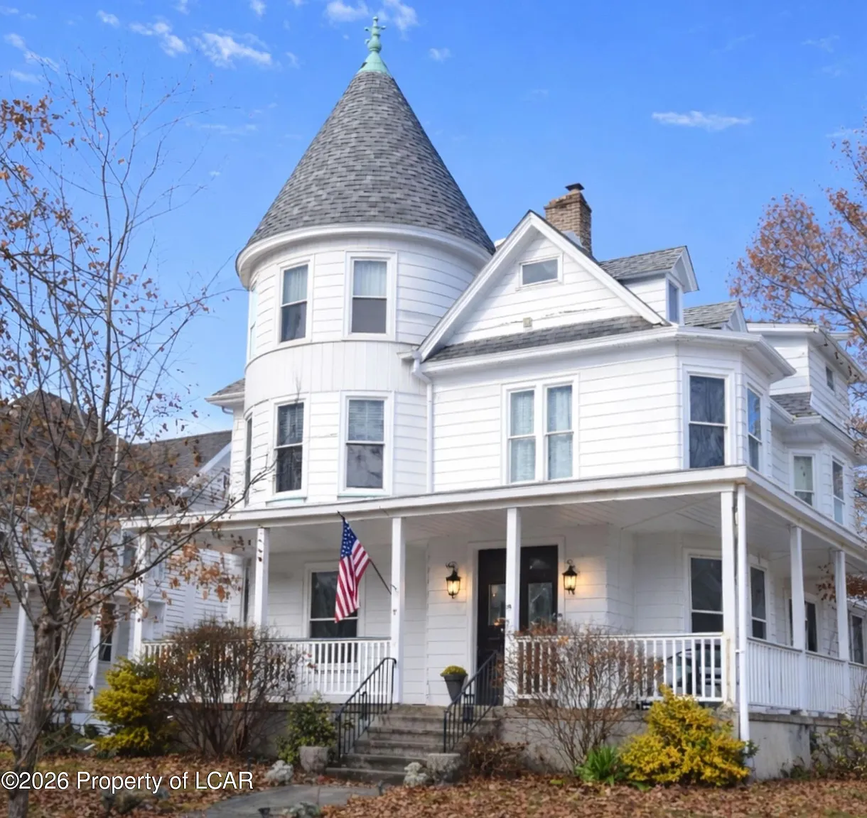 8 Montgomery Ave photo 1