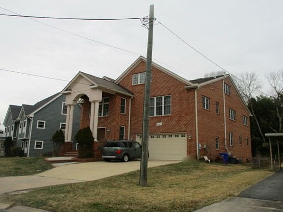 5th image of 9905 Parkwood Dr