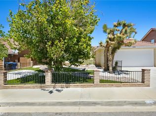 555 Conifer Dr, Palmdale, CA 93550