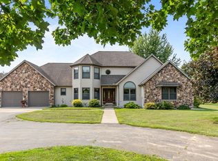 N6547 Buelow Rd, New London, WI 54961