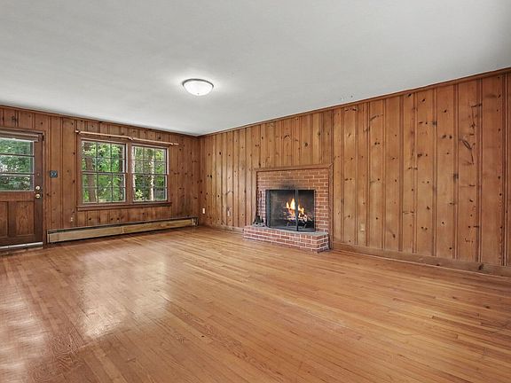 2nd image of 423 Whitehead Cir