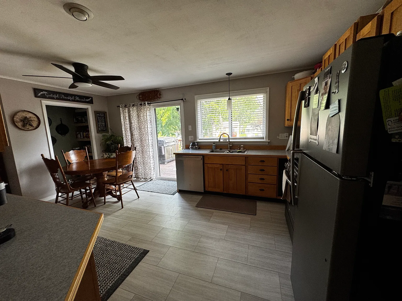 3 bed, 1064 sqft, $2,400 — Photo 3