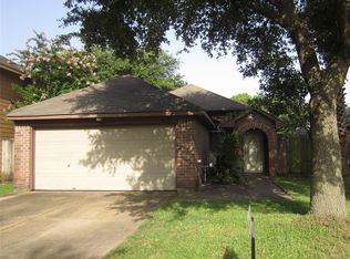 810 Lark Dr, Pasadena, TX 77503