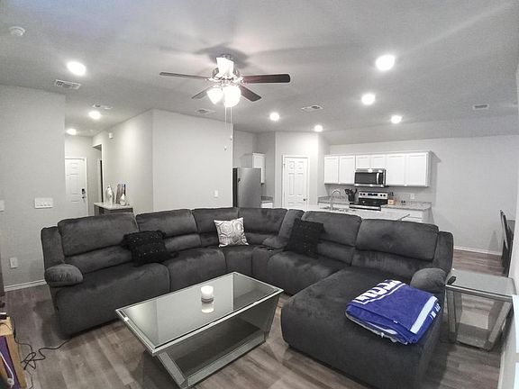 3rd image of 2338 Aylesbury Dr
