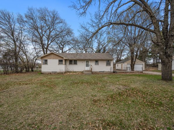 9330 Flintwood St NW, Coon Rapids, MN 55433