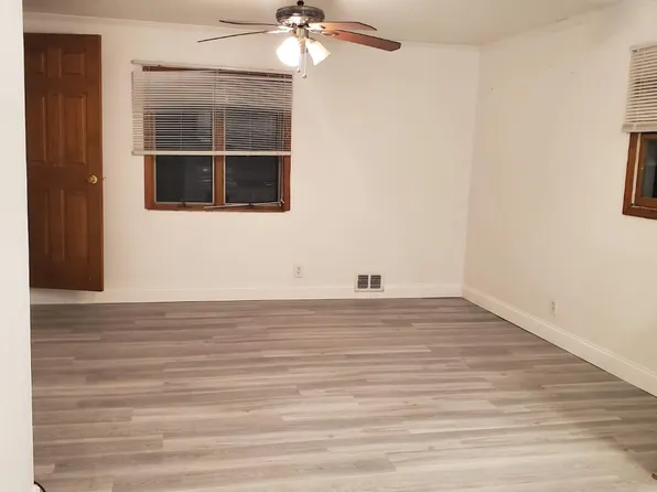 (undisclosed Address), North Babylon, NY 11703