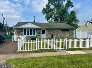 2513 Laurel Dr, Bristol, PA 19007