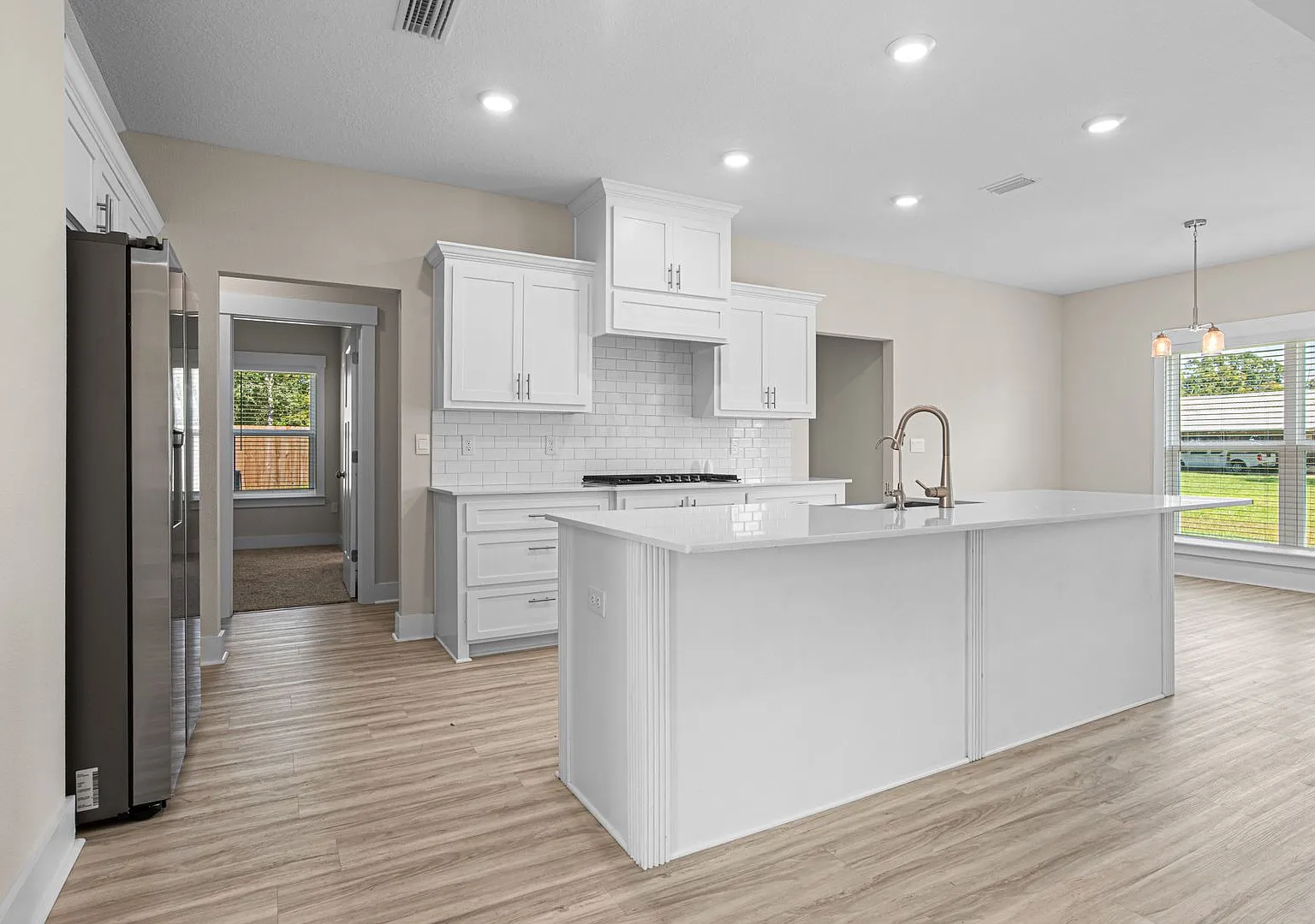 Luxurious 4 Bedroom Beulah Home — Photo 4