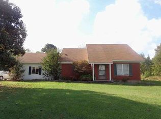 996 Spring Lake Rd, Hope, AR 71801
