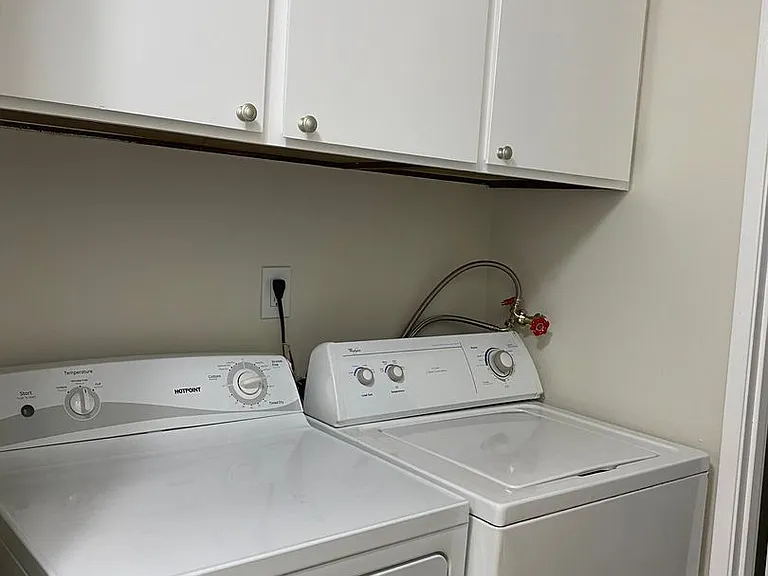 7845-7895 SW Hillcrest Pl #11801-11803 — Photo 16